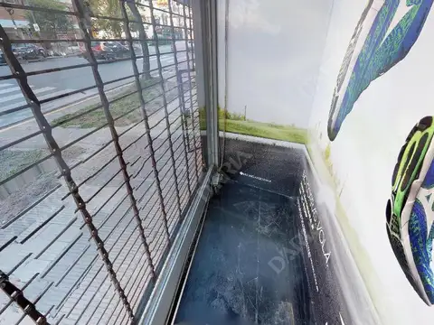 Sobre Libertador a metros del Puerto de Olivos con Expensas BAJAS