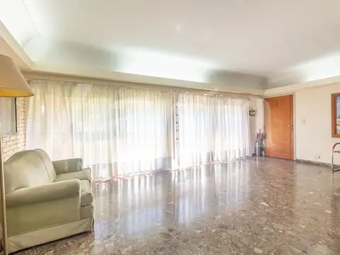 Casa 5 ambientes con 6 baños