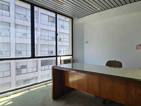 Oficina 5 ambientes con 1 baño