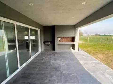 Casa en Venta al Oeste