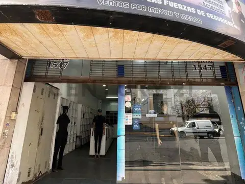 Excelente Local en Alquiler  con subsuelo ubicado en Moreno 1500, Monserrat