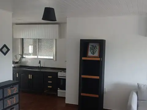 Avenida Hipólito Yrigoyen 400