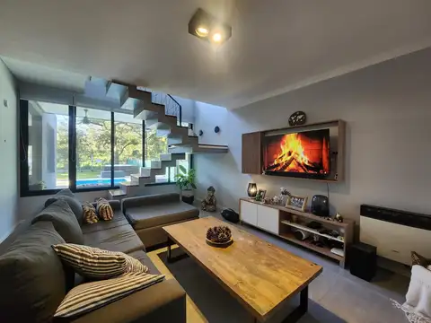 Venta de casa en Brisanova de 3 dormitorios quincho y pileta amoblada