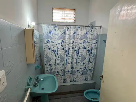 Casa 2 ambientes con 1 baño