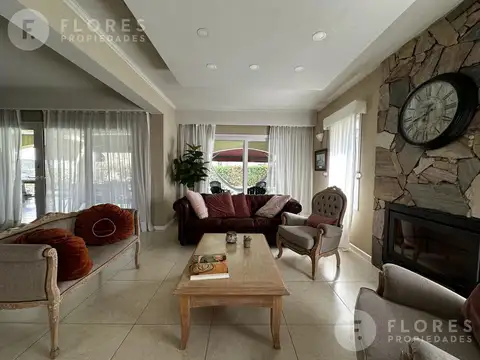 Casa en Venta con 1 cochera