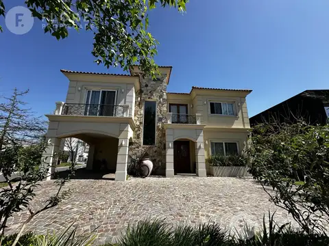 Flores Prop. Vende Casa en Ayres Plaza - Pilar - Financiacion