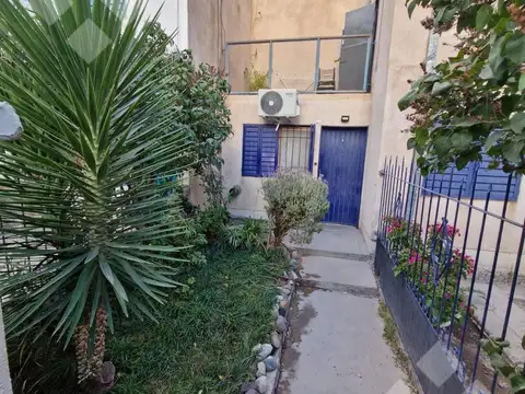 VENTA CASA 4 DORMITORIOS, ANIBAL TROILO AL 1800 - CIPOLLETTI