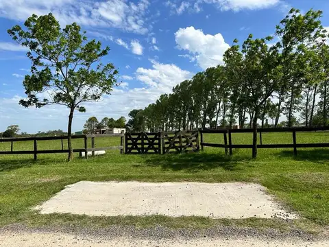 CHACRA EN VENTA CON HARAS CLUB HOUSE EXALTACION DE LA CRUZ