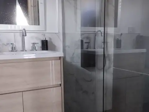 Casa 7 ambientes con 2 baños