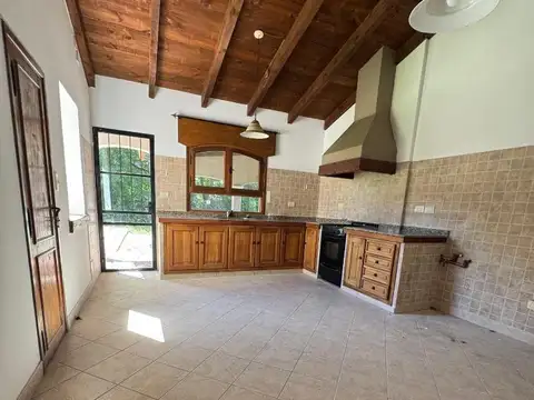 Casa 4 ambientes con 4 baños