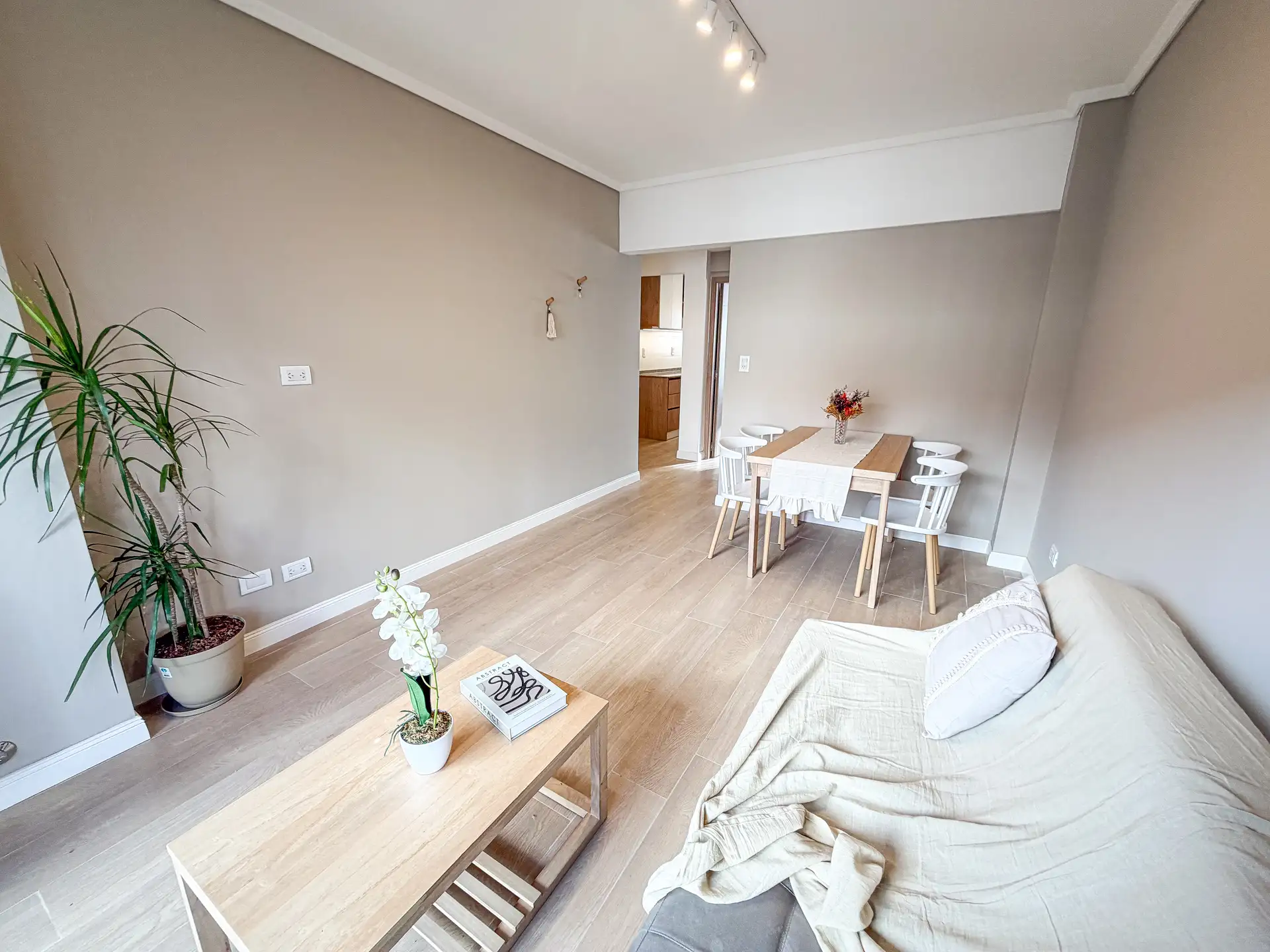 Depto 2 amb, 39m² reciclado con balcón — Centro