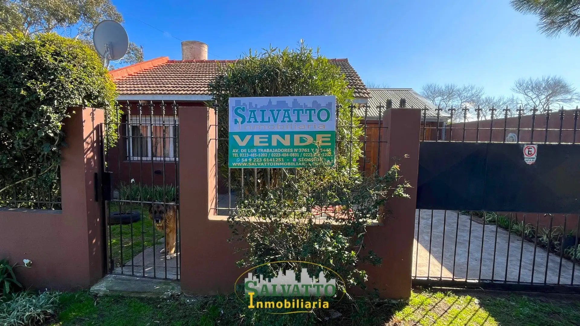 Chalet 3 ambientes con garage y lote propio en barrio Faro