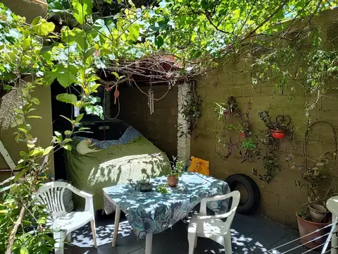 Venta en block !casa multifamiliar con 2unidades funcionales  Excelente oportunidad inversión 315 m2