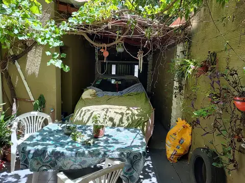 Venta en block !casa multifamiliar con 2unidades funcionales  Excelente oportunidad inversión 315 m2