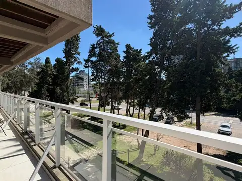 Departamento en Alquiler con 1 cocheras