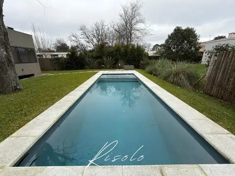 Casa en Alquiler Temporal con 4 cocheras