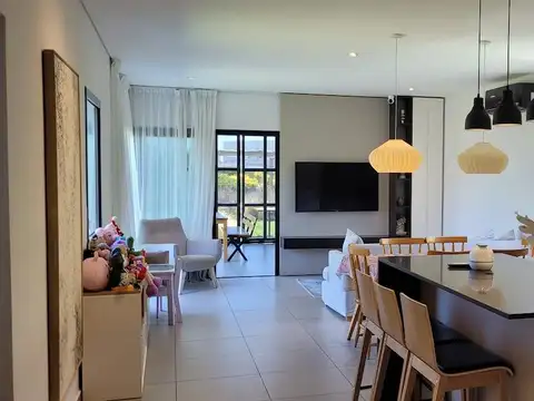 Casa en Venta en Pilar del Este - San Ramiro, USD 230.000