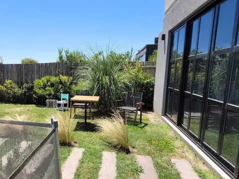 Casa en Venta en Pilar del Este - San Ramiro, USD 223.000