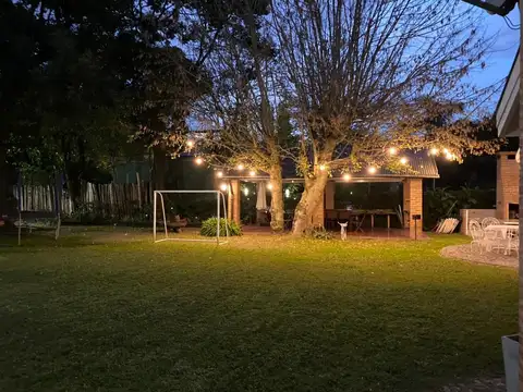 Casa 5 ambientes con 3 baños