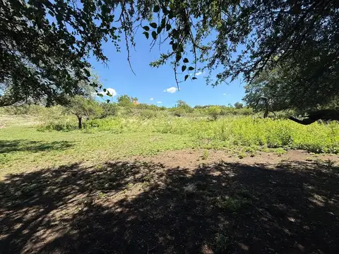 VENTA CASA 2 DORM CON PILETA LA GRANJA TERRENO 1HA