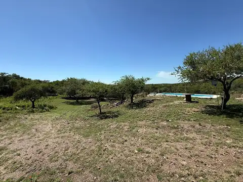 VENTA CASA 2 DORM CON PILETA LA GRANJA TERRENO 1HA