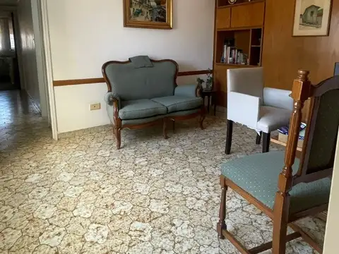 Departamento 4 ambientes con 2 baños