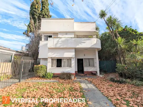 Venta Casa  vivienda 2 familias .   o  uso profesional