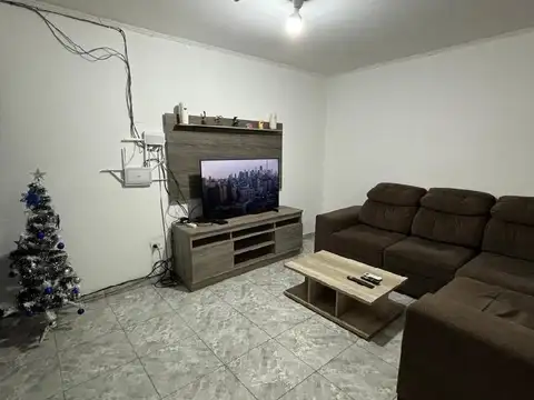CASA EN VENTA DE 3 DORMITORIOS - ZONA AUTÓDROMO (CF1207