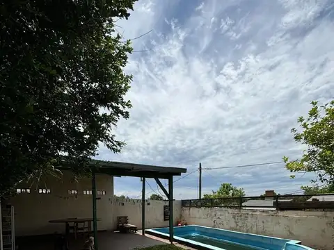 CF1207 - CASA EN VENTA DE 3 DORMITORIOS - ZONA AUTÓDROMO