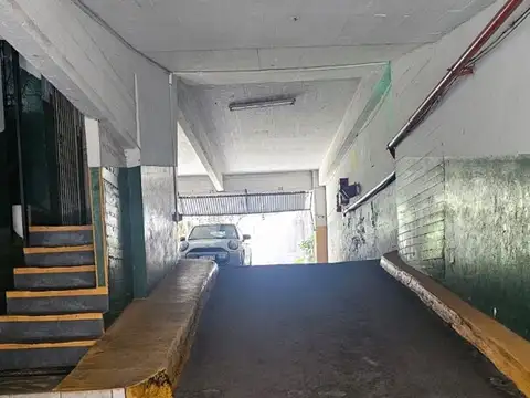 COCHERA EXCELENTE UBICACION