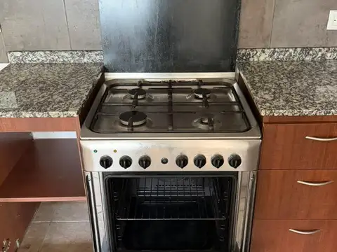 Casa en Alquiler con 2 cocheras