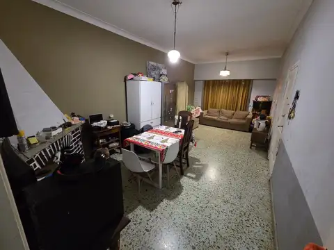 Dr. Mariano Moreno 100