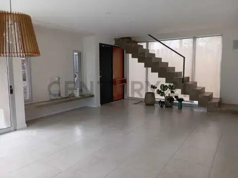 21 a 458 y 459 1700, Piso 0