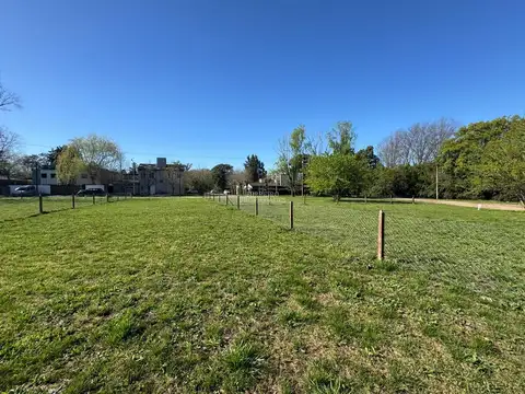 VENTA TERRENO EN BARRIO- LOMAS DE PERÓ