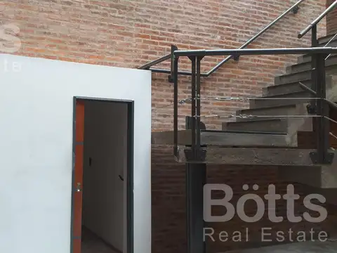 Oficina 12 ambientes con 3 baños