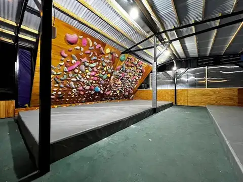 LOCAL PH CON EXCELENTE RENTA 500M2 SIN EXPENSAS