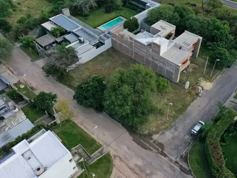 Destacado lote en zona Lopez Jordán y Acceso Norte