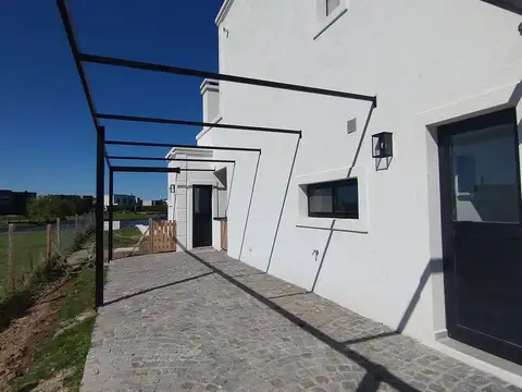 Casa en Venta en Belen De Escobar, USD 450.000