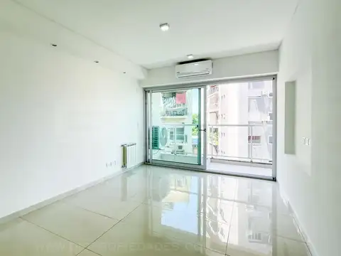 Corrientes al 1400 entre Av. Maipu y Cordoba