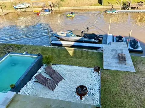 Casa en alquiler anual con muebles, para los amantes de los autos y el rio , Barrio Nautico El Canal