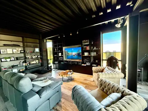 Casa en alquiler anual con muebles, para los amantes de los autos y el rio , Barrio Nautico El Canal
