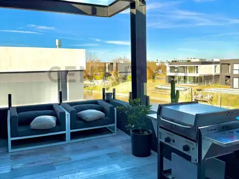 Casa en alquiler anual con muebles, para los amantes de los autos y el rio , Barrio Nautico El Canal