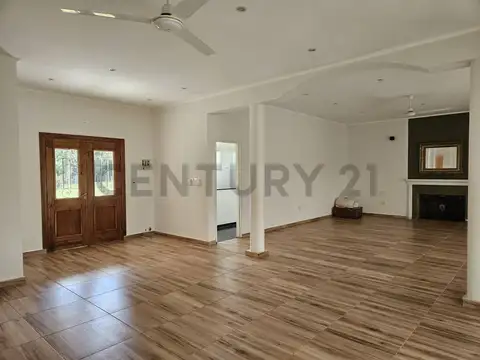Venta de casa con alquiler - Brandsen