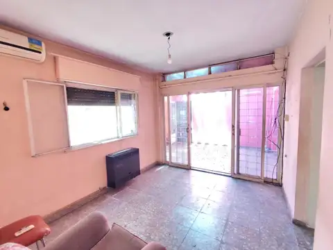 PH tipo casa de 3 ambientes con patio, fondo y parrilla