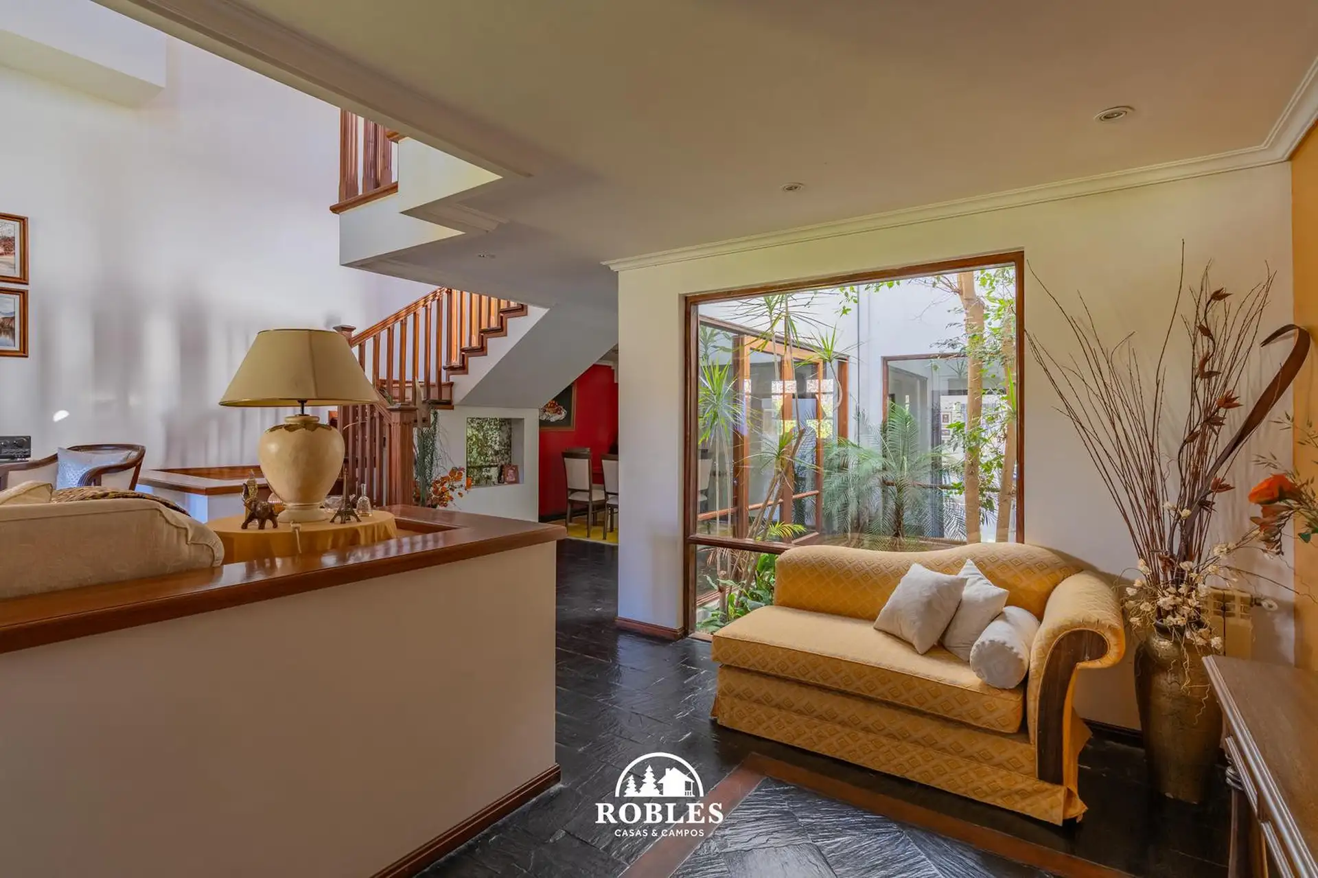 Chalet de categoría en excelente entorno residencial