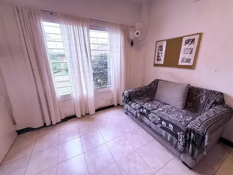 DEPTO. EN PLANTA BAJA CASTELAR