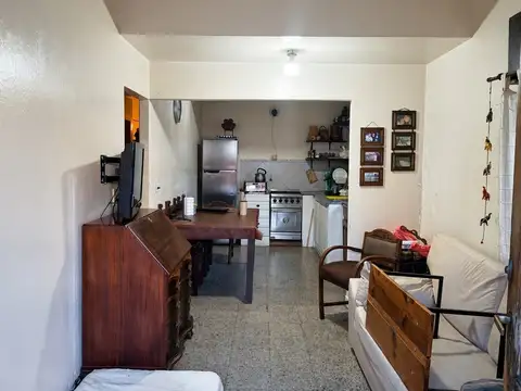 PH - Independiente - 2 dormitorios - Patio.