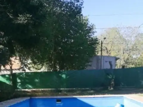 EXCELENTE CASA QUINTA EN ESQUINA