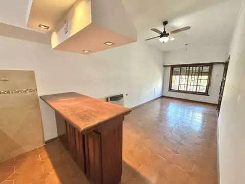 Depto Tipo Casa en Venta en Bernal Oeste, USD 55.000