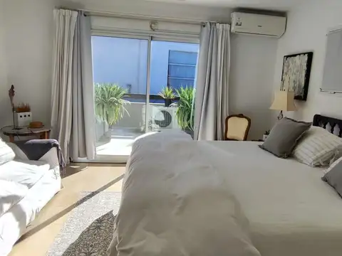 Casa en Venta con 4 cocheras